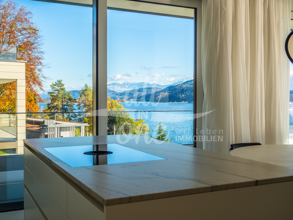 WÖRTHERSEE: Luxus-Penthouse mit privatem Seezugang